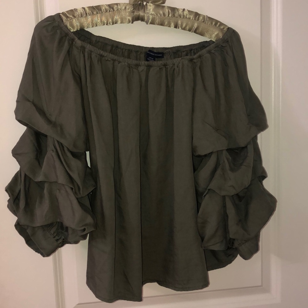 American Eagle Off-the-Shoulder Top